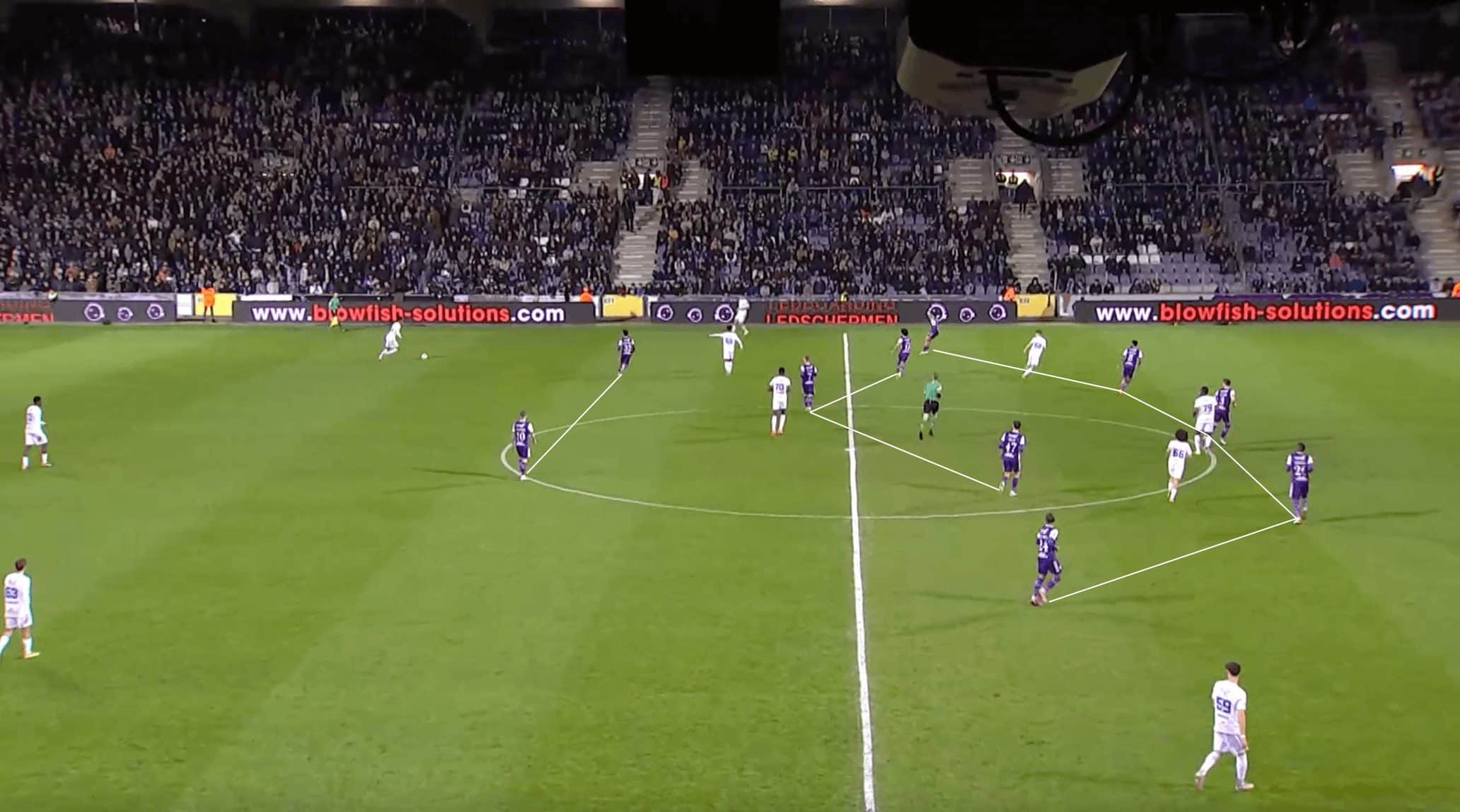 Dirk Kuyt at Beerschot: How the Dutchman has led Beerschot back to the Belgian Pro League - tactical analysis tactics analysis